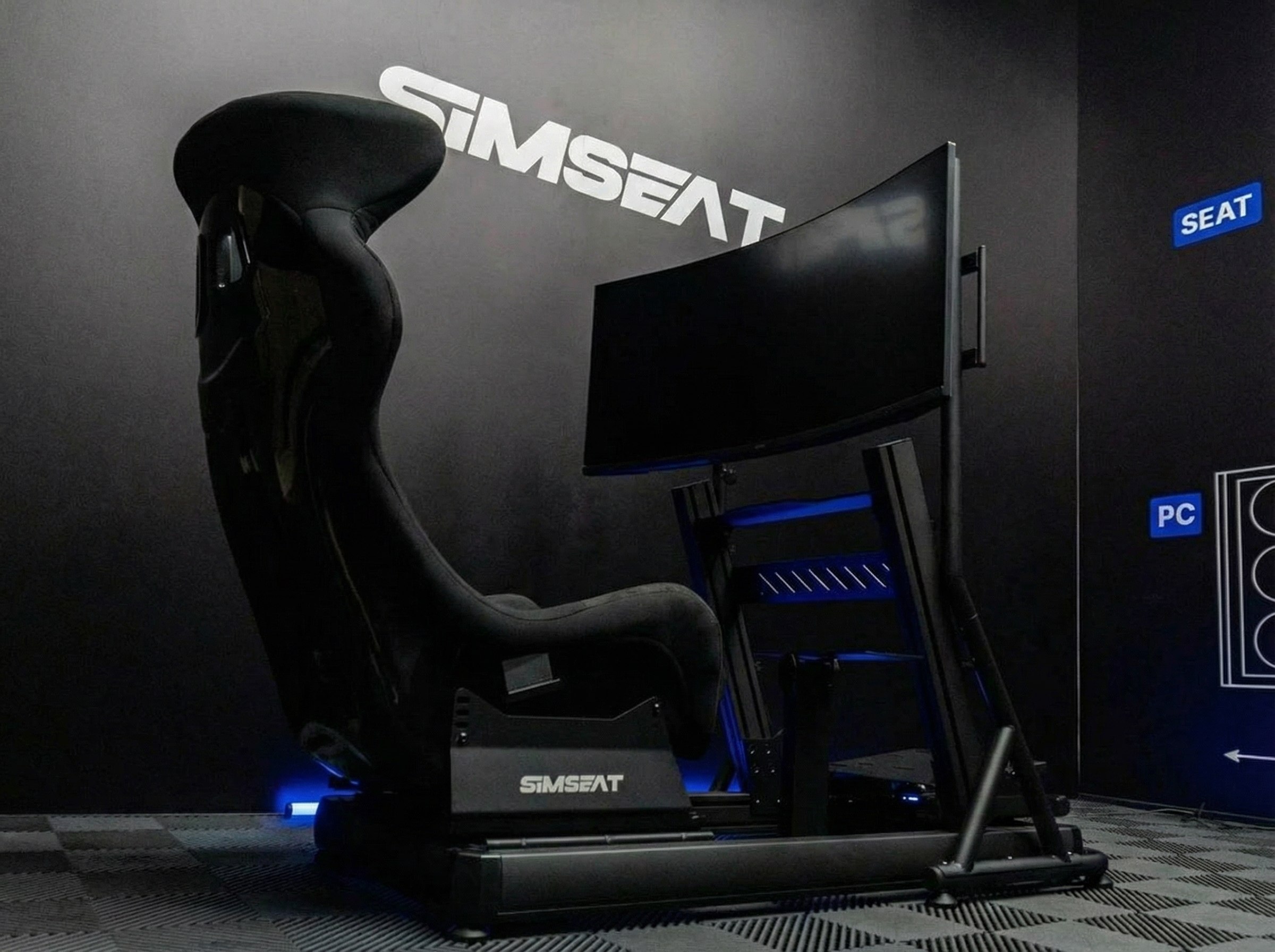 Кокпит для симрейсинга Simseat EVO с стойкой для монитора S-SM Кокпит для симрейсинга Simseat EVO с стойкой для монитора S-SM