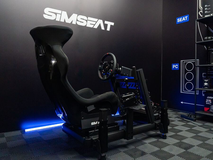 Подвижный кокпит Simseat EVO с Simagic — вид 3